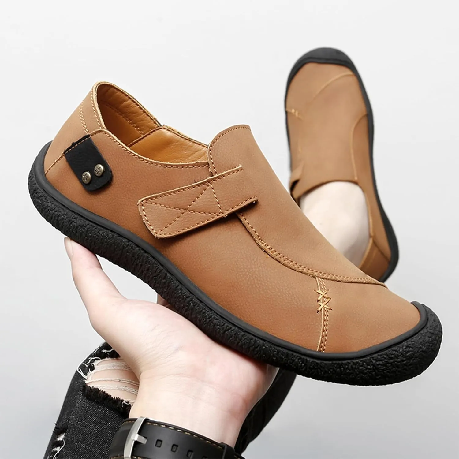 Men’s Leather Slip On Loafers Comfortable Lightweight Flat Driving Loafers Fashion Hook Loop Anti-Collision Toe Walking Boat Shoes