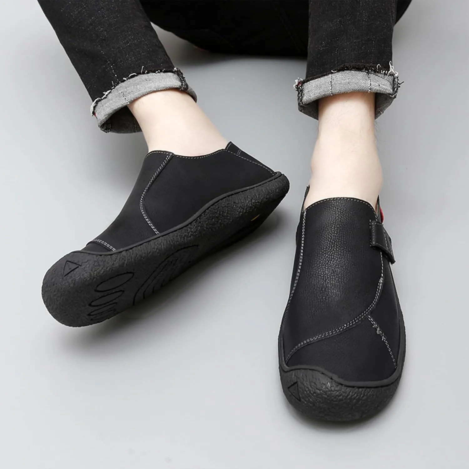 Men’s Leather Slip On Loafers Comfortable Lightweight Flat Driving Loafers Fashion Hook Loop Anti-Collision Toe Walking Boat Shoes